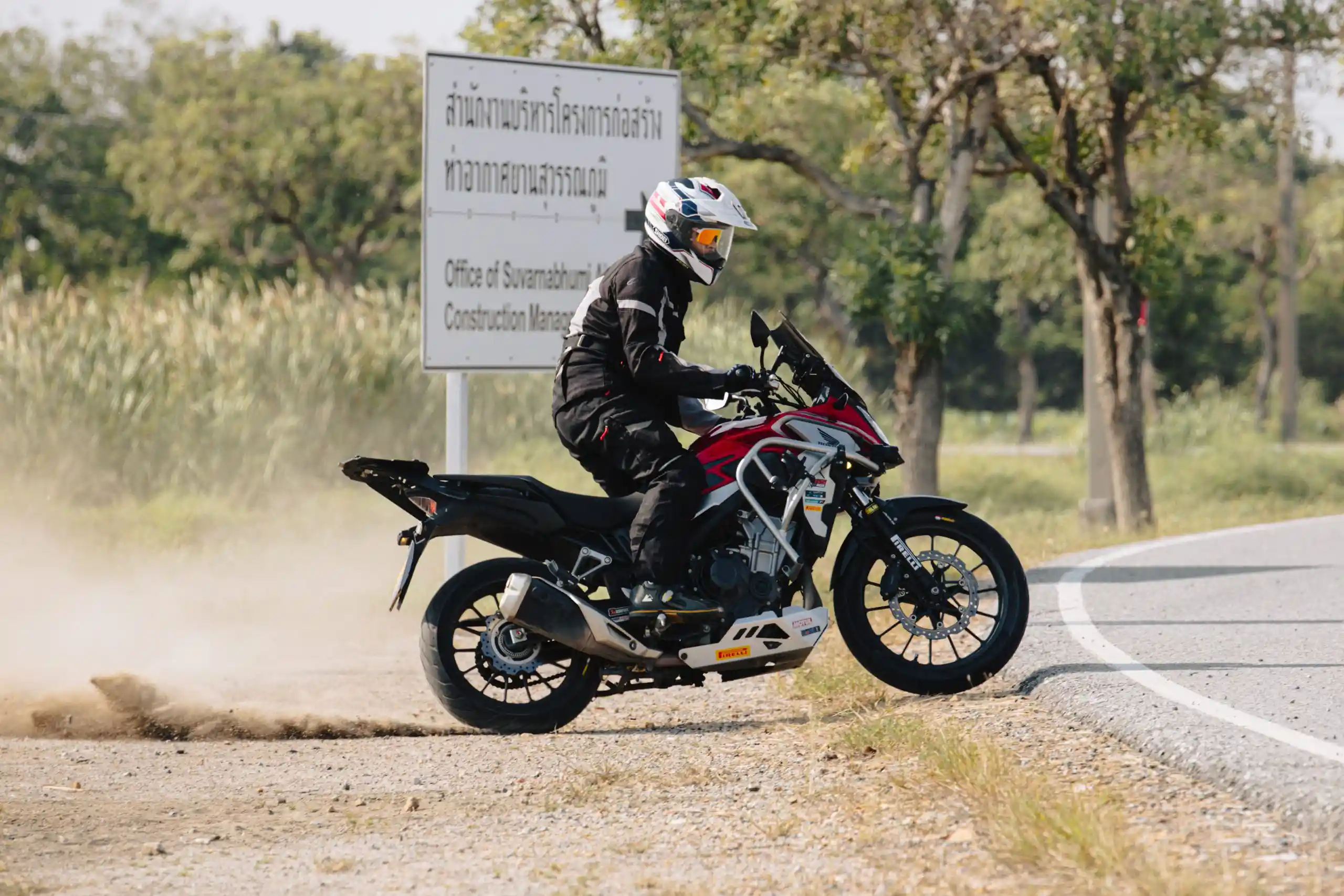 ประเภทของยางมอเตอร์ไซค์ - ยางสปอร์ตทัวร์ริ่ง (Sport Touring Tires)