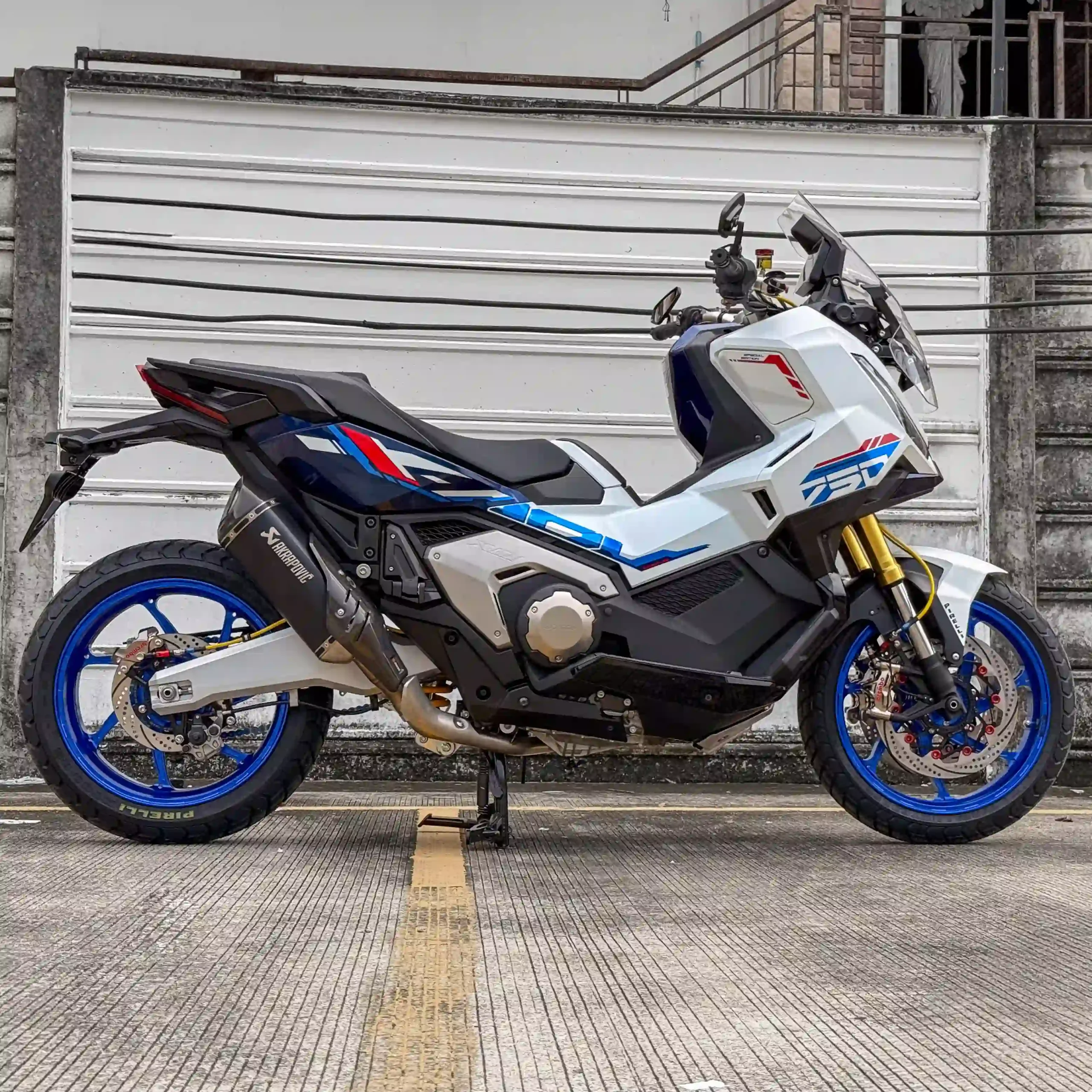 X-ADV 750 - 18