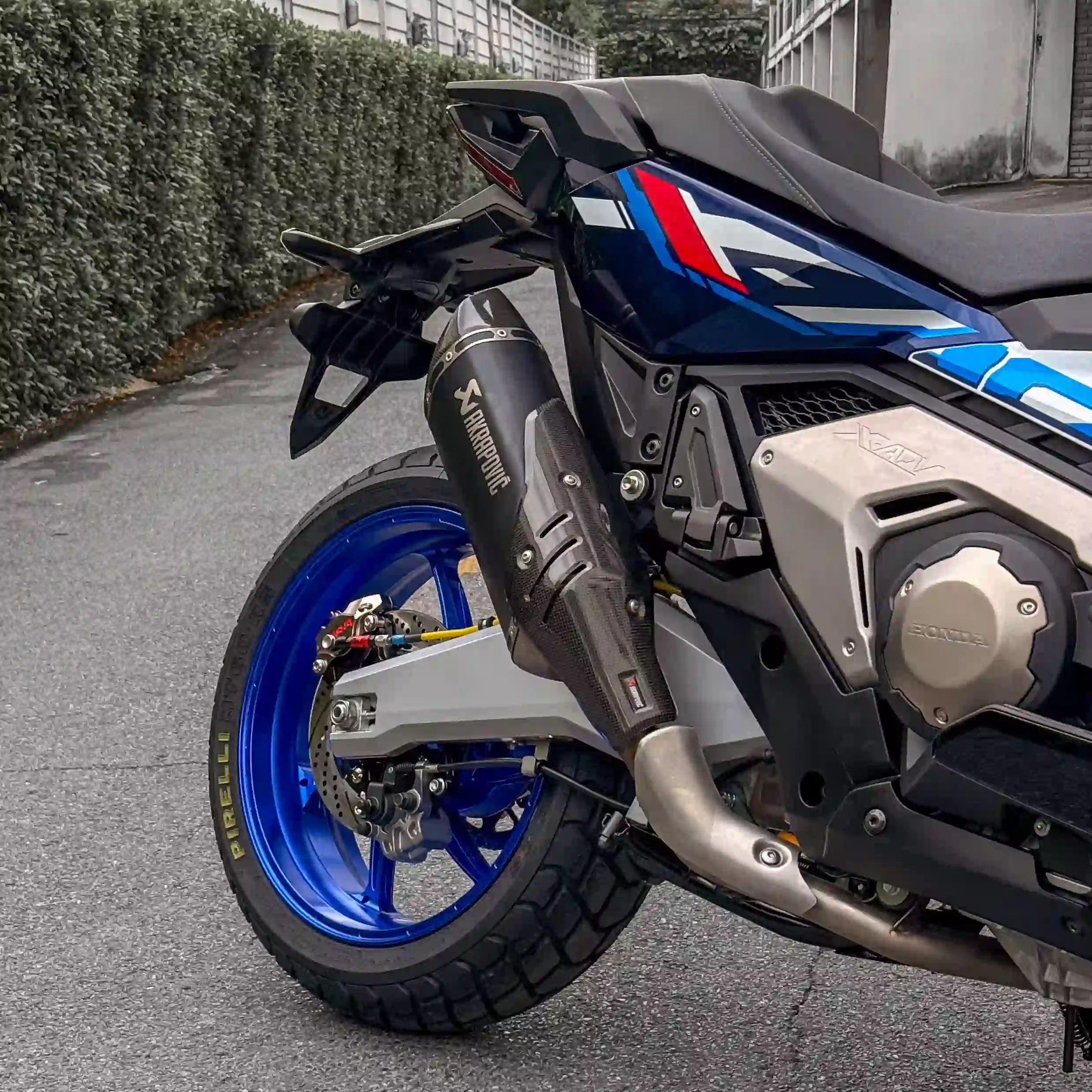 X-ADV 750 - 25